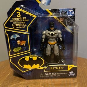 Spin Master DC Batman 3 surprise Accessories.